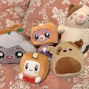 Stuffed animals Lankybox and Squishmallows